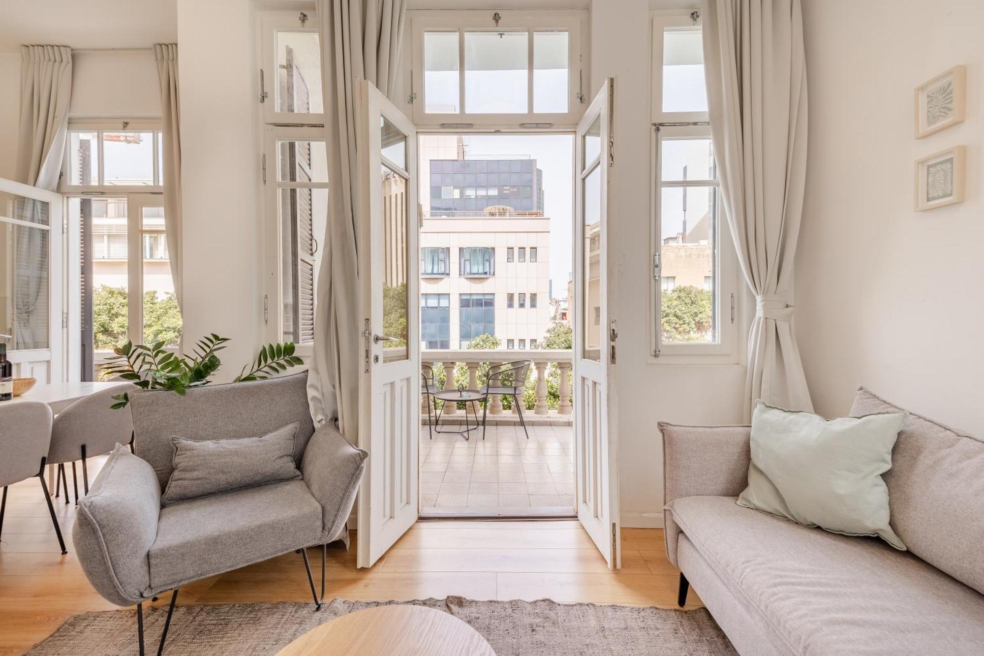 Ourplace Rothschild Allenby Apartment